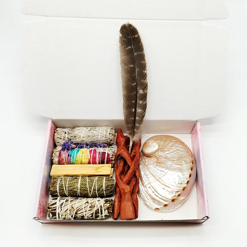 Kit Ritual Sagrado de Limpieza y Protección – Salvia Blanca, Cedro, Salvia de Rosa, Salvia Azul, Palo Santo, Abulón y Pluma
