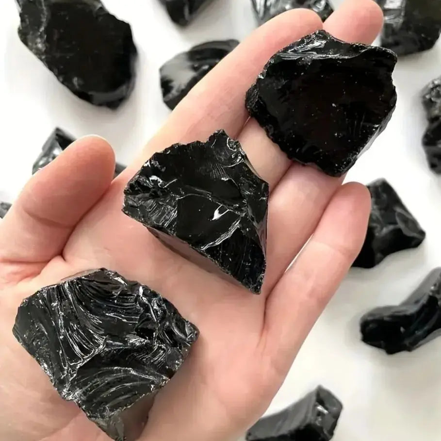 Cristal “Llama de Sombra” | Obsidiana Negra Natural en Bruto